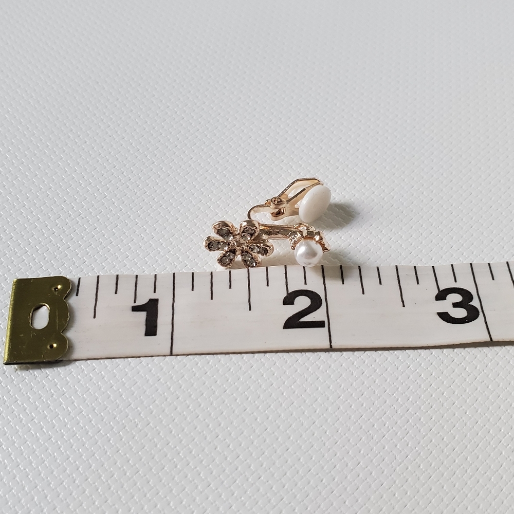 Clip On Flower Crystals Lightweight Earring - Picture 6 of 6